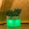 Vaso luminoso quadrato da giardino in resina bianca per esterno. Vasi luminosi da interno illuminati di luce verde
