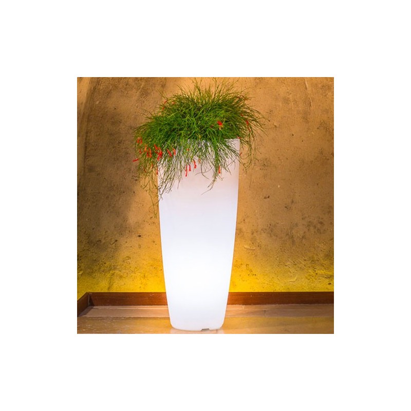 Vaso luminoso da giardino per esterno. Vasi illuminati di luce bianca
