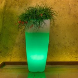 Vaso luminoso da giardino in resina bianca per esterno. Vasi luminosi da interno illuminati di luce verde